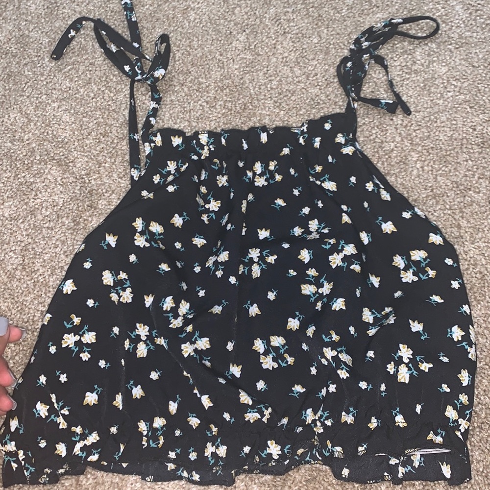Black floral romwe top size small